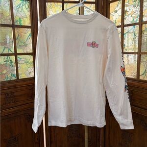 NWOT Vineyard Vines White Graphic Woman’s Ski Tee Sz S